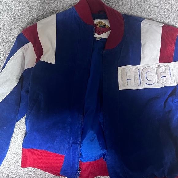 Leather bomber jacket. Never word, small cuff marks. Looks amazing! - Picture 4 of 4